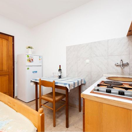 Luna Tsuki Two Aparthotel Rovinj Buitenkant foto