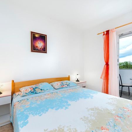 Luna Tsuki Two Aparthotel Rovinj Buitenkant foto