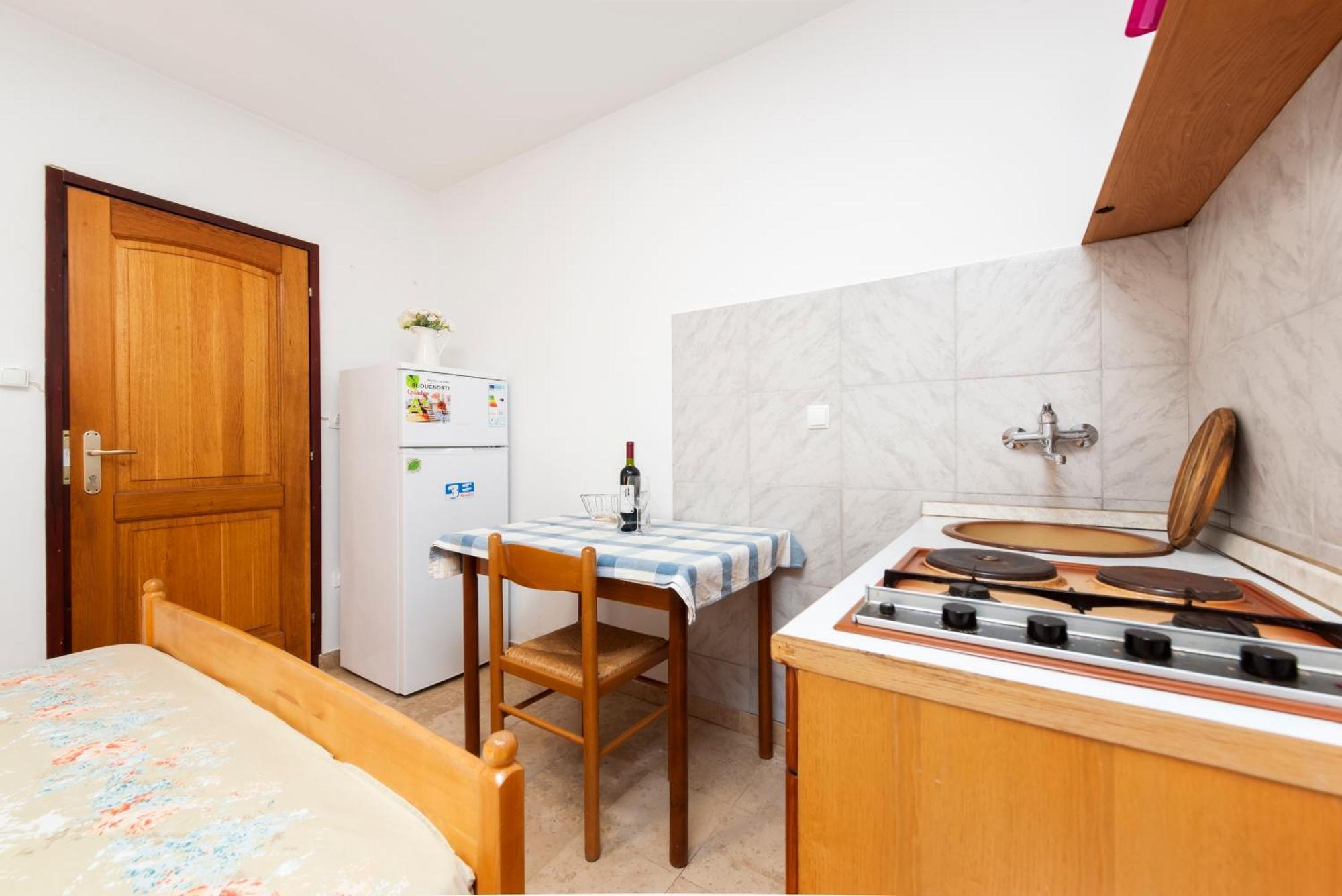 Luna Tsuki Two Aparthotel Rovinj Buitenkant foto