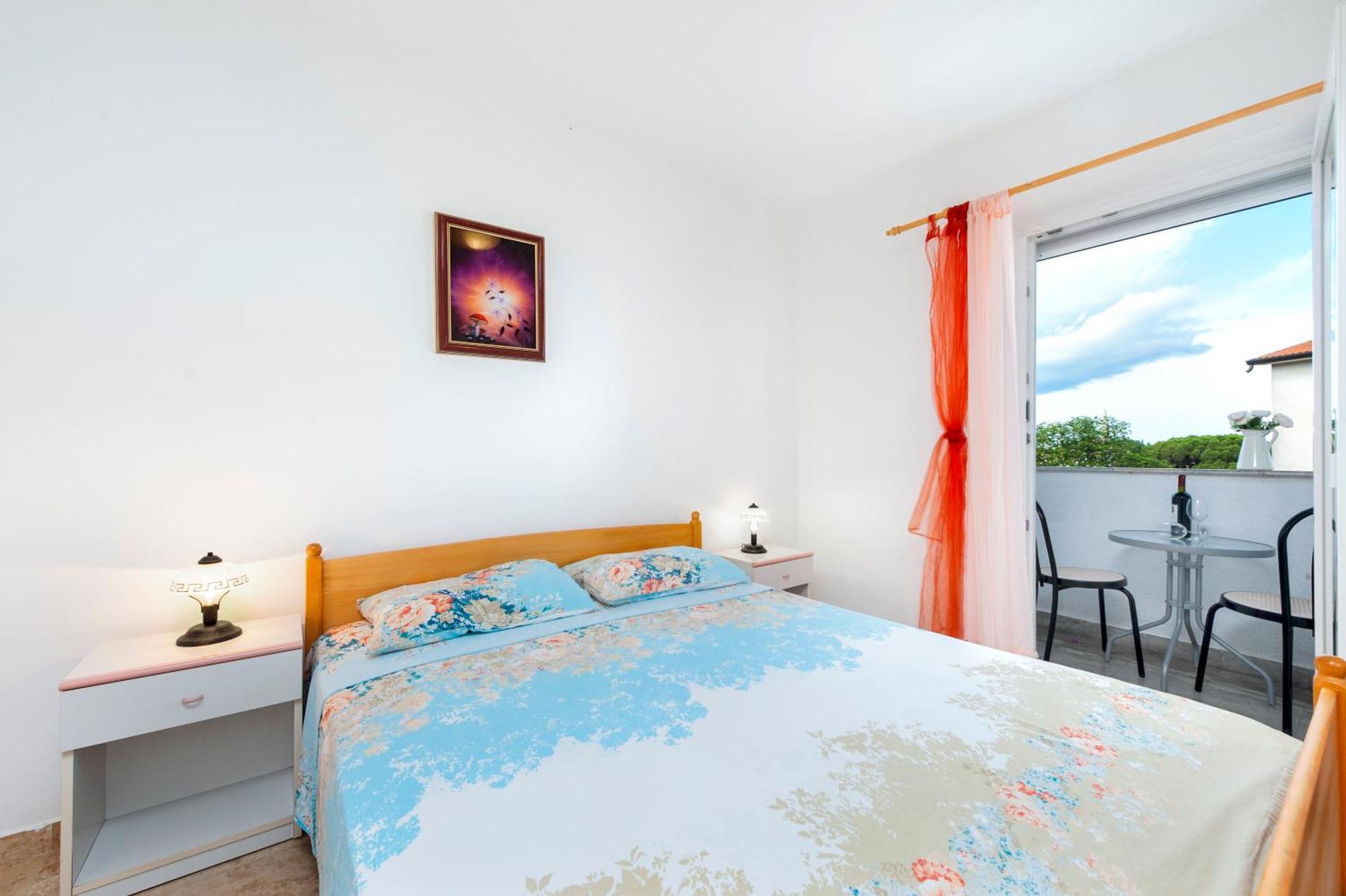 Luna Tsuki Two Aparthotel Rovinj Buitenkant foto