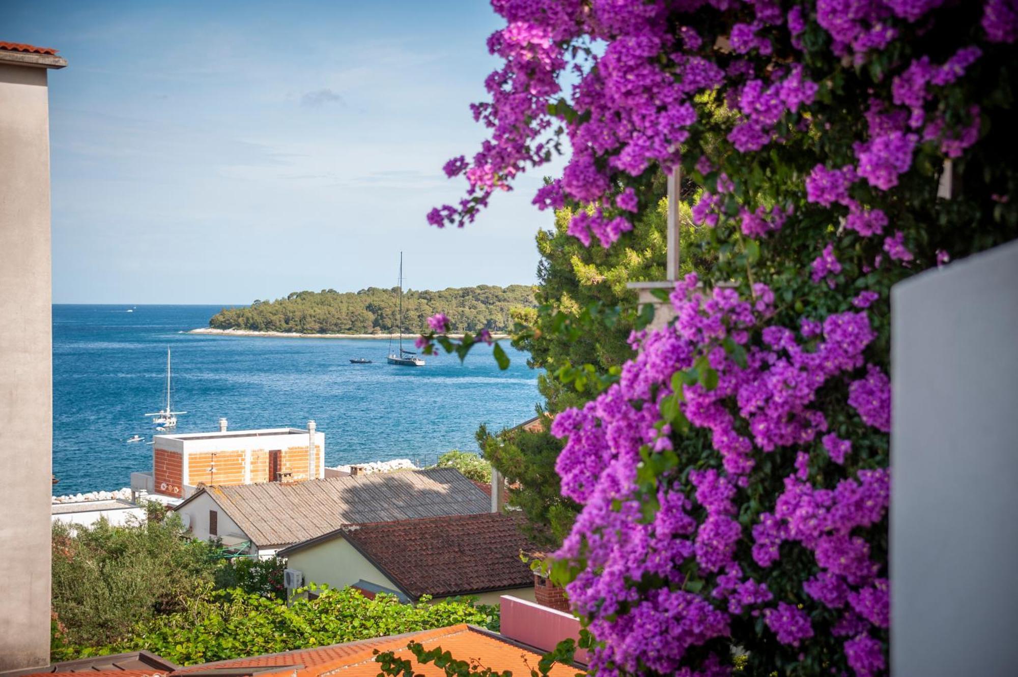 Luna Tsuki Two Aparthotel Rovinj Buitenkant foto