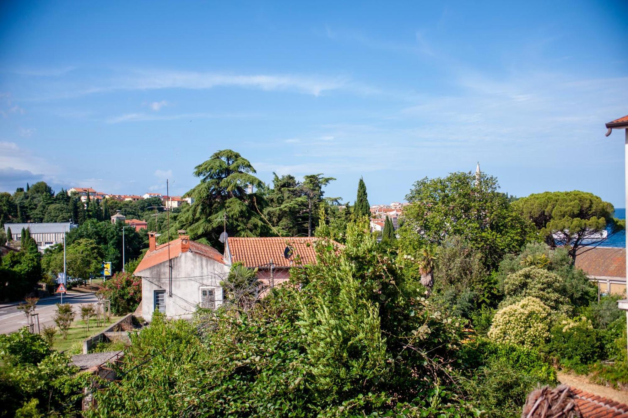 Luna Tsuki Two Aparthotel Rovinj Buitenkant foto